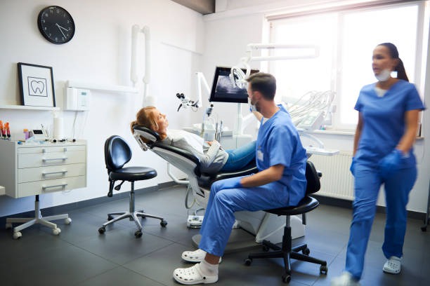 Choosing an Emergency Dentist: Key Qualities to Look For in Your Area