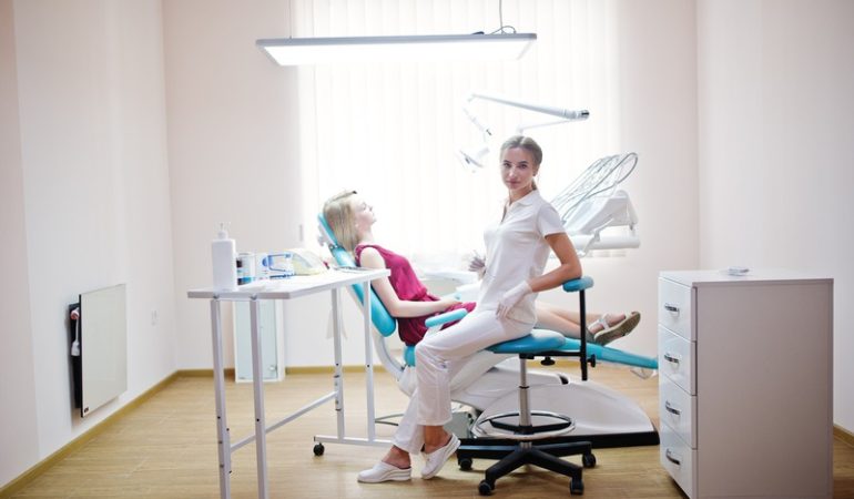 How Do Dentists Meet Emergency and Family Needs Together?