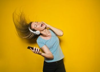 Five Ways a Hearing Aid Becomes Essential