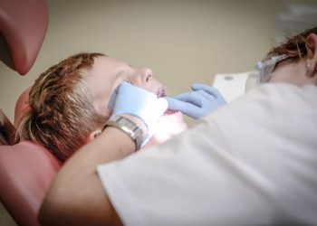 5 Reasons You Should Never Skip Brushing and Flossing Your Teeth