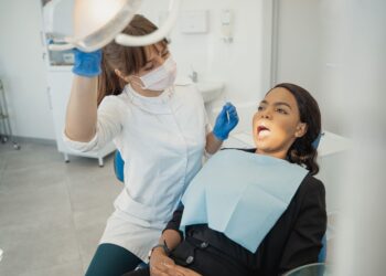 What Are the Benefits of Dental Implants by a Cosmetic Dentist?