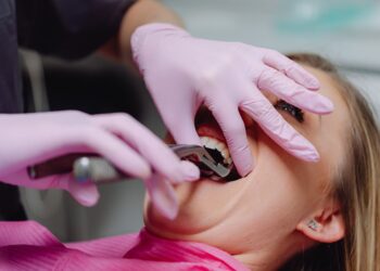 What to Expect After Wisdom Tooth Extraction: A Comprehensive Guide